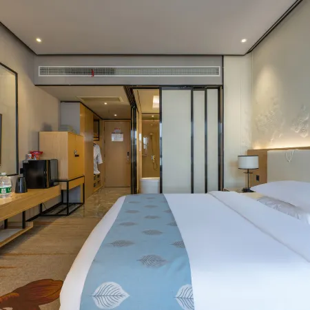 Junhe Hotel (Yingcheng Central Plaza)