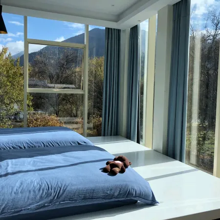 Glass Cube Villa