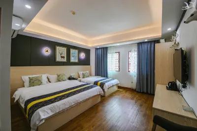 Haikou Xiehou Boutique Homestay (Bell Tower Qilou Old Street Branch) Hotels near Haishang Sichouzhilu Cishan Museum