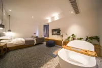 May's House Hotels in Qingzhen