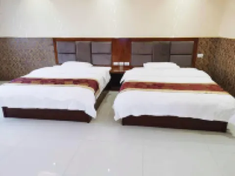 鎮雄靖皓ホテル(以勒鎮中学校)