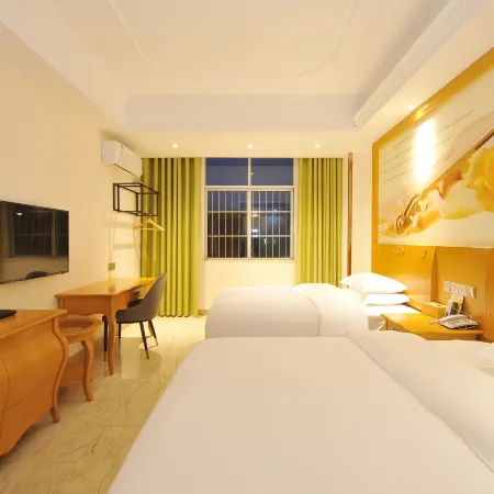 Bincheng Hotel (Dongxing ASEAN Avenue Port Branch)