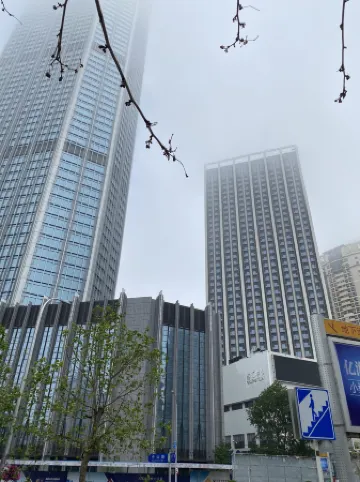 Ganghui Four Seasons Hotel Apartment (Dalian Railway Station Zhongshan Square)