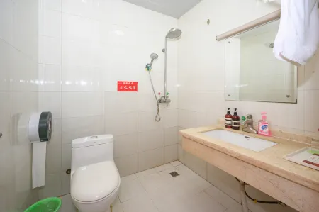 Bazhong Jiayuan Hotel (Bazhong Railway Station Baren Square) Отели рядом с достопримечательностью «Nankan Grottoes»