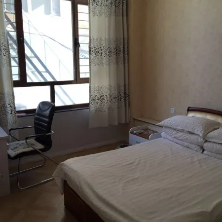 Zhangwu Station Front Express Hotel