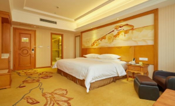 Vienna Hotel (Shanghai Meilan Lake Metro Station) - Housity