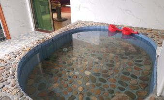 Xinfeng Xinglang Hot Spring Accommodation