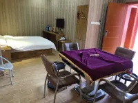 Neixiang Yixin Business Hotel