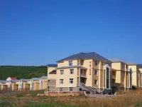 Arxan Qinyuan Holiday Hotel Отели рядом со станцией Северная станция Альшань