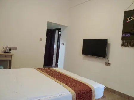 Longhai Huishu Hotel Отели рядом с достопримечательностью «Rongyu Marina 2»