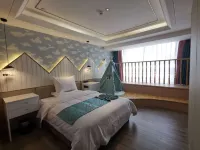 Huazhong Hotel Hotels in Huili