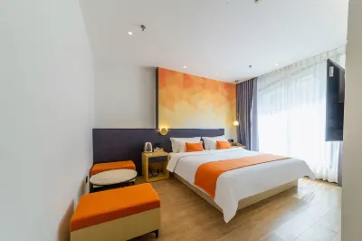 Huanyu Prestige Hotel (Lingshan People's Hospital) Hotels near Liufeng Mountain