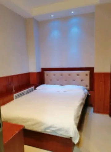 Xinhua Hotel (Lvliang Railway Station Lvliang College)