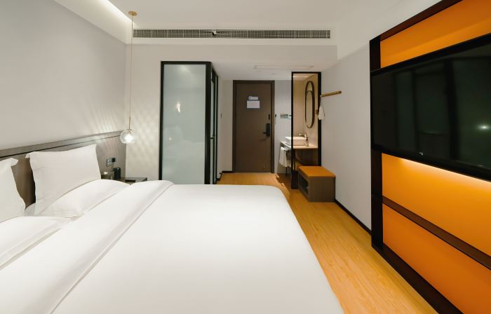 Mayflower Hot Spring Hotel (Xinmi Qingping Square)
