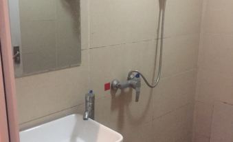 Luocheng Jindi Business Hotel