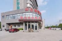 NEW CHANGAN HOTEL - balcony