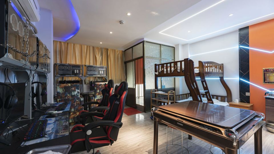 Caiyuan Electric Sports Hotel (Linyihe Eastern District Caiyuan Square Branch)