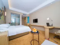 Vienna International Hotel (Wuhan Guanggu Zanglong Island) Hotels near National Prosecutors College of P.R.C Hubei Branch