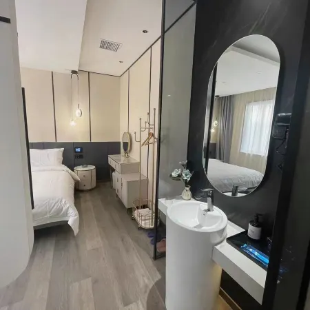 Xingping Xiaoai Hotel (Air Plaza)