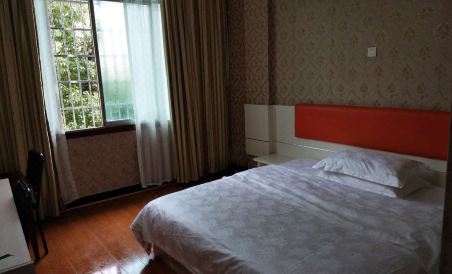 Chaling City Business Hotel - Housity