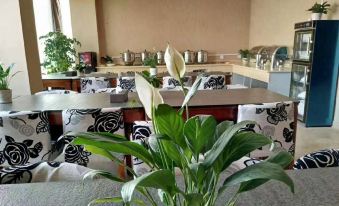 Biyang Dongdu Business Hotel