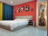 Moye Movie Homestay (Renmin Road Jiaozuo University) - balcony