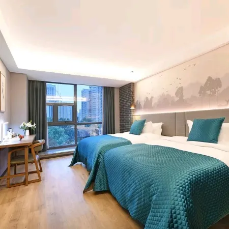 Aimei Light Luxury Homestay (Chongqing Yuanyang Light Rail Station)