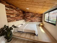 Xiaogan Qingkongshu Themed Homestay