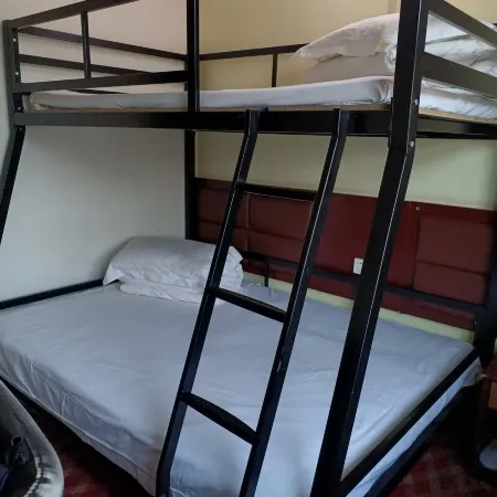 Fuxian Longsheng E-sports Hotel