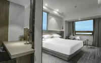 Shangqiu Zhongtai Maison New Century Hotel Hotels in Minquan