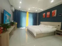 Moye Movie Homestay (Renmin Road Jiaozuo University) - balcony