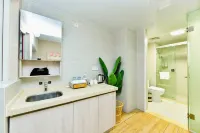 Mehood Holiday (Foshan Qinghui Garden Shunde OCT Harbour Plus) - Condos