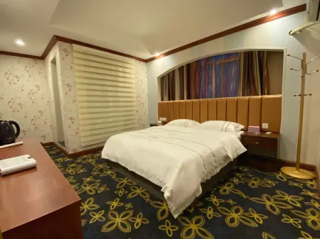 Narong 66 Express Hotel Отели рядом с достопримечательностью «Starry Sky Garden Camping Base»