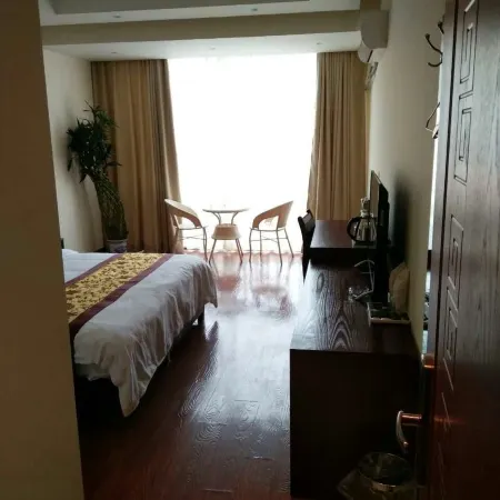 Yinhe Holiday Hotel