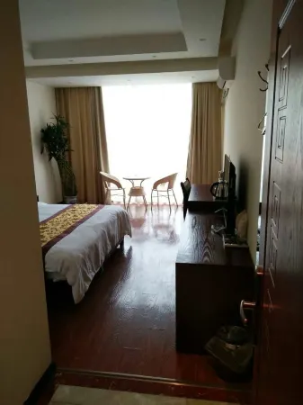 Yinhe Holiday Hotel Отели рядом с достопримечательностью «Cengong Longyi Tianjie Pedestrian Street»