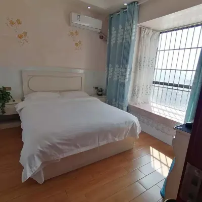 Tongren Guomeng Hotel (Tongren Tourist Bus Station Railway Station) Hotels in Tongren Railway Station