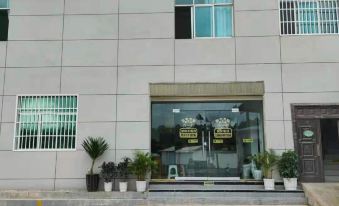 Huazhuang B&B