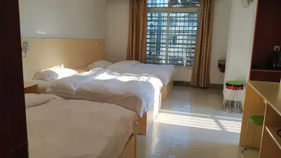 Zhaoping Liduoduo Business Hotel