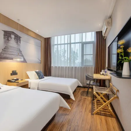 Jiaozuo Century Star Hotel (Jianshe Road Jiaozuo Station)