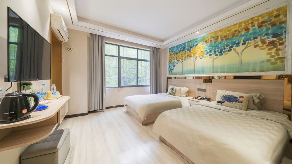 Chenzhou Jiajia Holiday lnn
