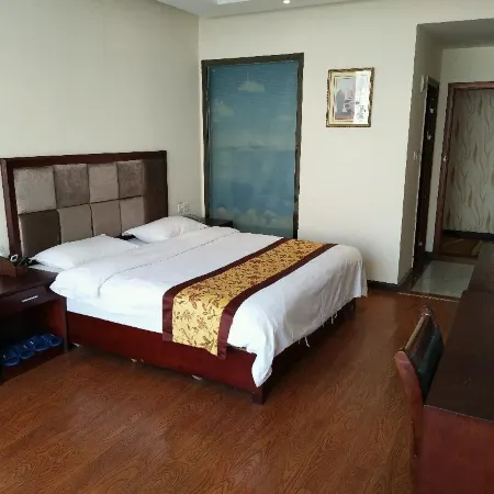 Yinhe Holiday Hotel