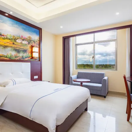 Ledong Longrun Hotel (Flo Town)