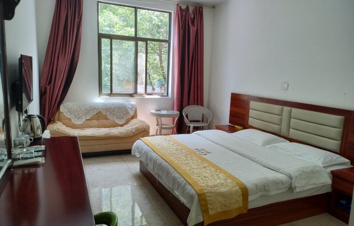 Chuxiong Yaju Hotel