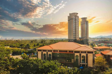 HAKKAPARK  INTERNATIONAL  HOTEL