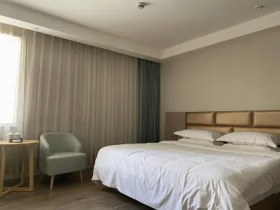 Yingshan Shangpin International Hotel Hotels near Baita Park