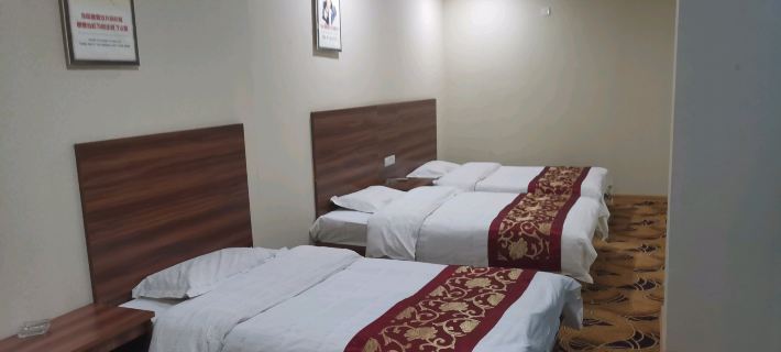 Dingbian Baichuan Hotel Các khách sạn ở Định Biên