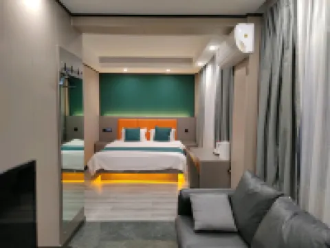 โรงแรมที่จอดรถกลางคืน