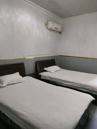 Weihui Tiantian Hotel Отели в г. Вэйхуэй