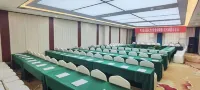 China Mingzhu Hotel - parking