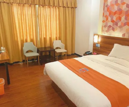 Pai Hotel (Guangzhou Baiyun Airport Zhongluotan Zhuli Metro Station) Hotels in Guangzhou